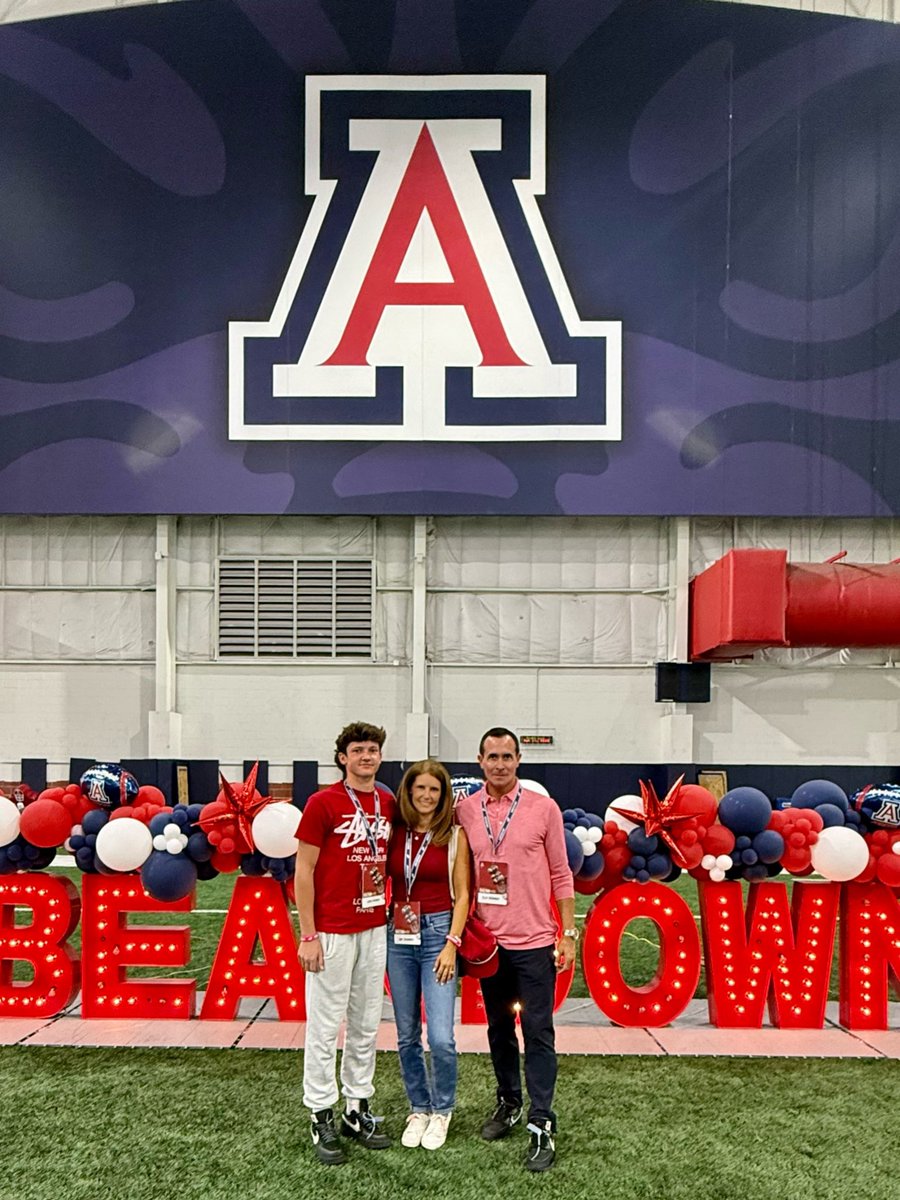Thank you <a href="/ArizonaFBall/">Arizona Football</a> for an amazing Saturday.  Great to be back. <a href="/BlairAngulo/">Blair Angulo</a> <a href="/BrandonHuffman/">Brandon Huffman</a> <a href="/Andy_Pham1/">Andy Pham</a> <a href="/BeehiveBuzz_/">BeehiveBuzz🐝</a> @gregbiggins <a href="/TomLoy247/">Tom Loy</a> <a href="/ZonaRecruits/">Arizona Recruiting</a> <a href="/BenThienes/">Ben Thienes</a> <a href="/Gaizka_UofA/">Gaizka Crowley</a> <a href="/MKoettFB/">Matt Koett</a> <a href="/CoachDoege/">Seth Doege</a>