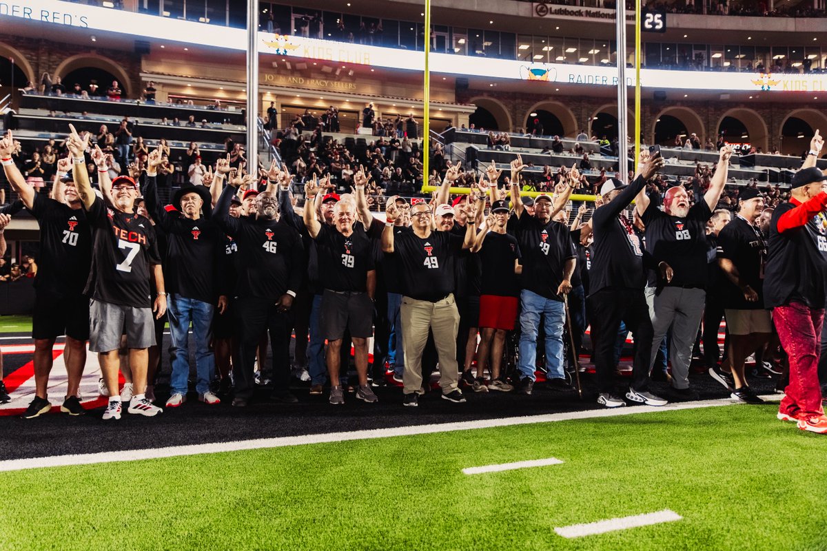 Really special having 8️⃣ decades of letterwinners return home for our centennial celebration on Saturday 🥳