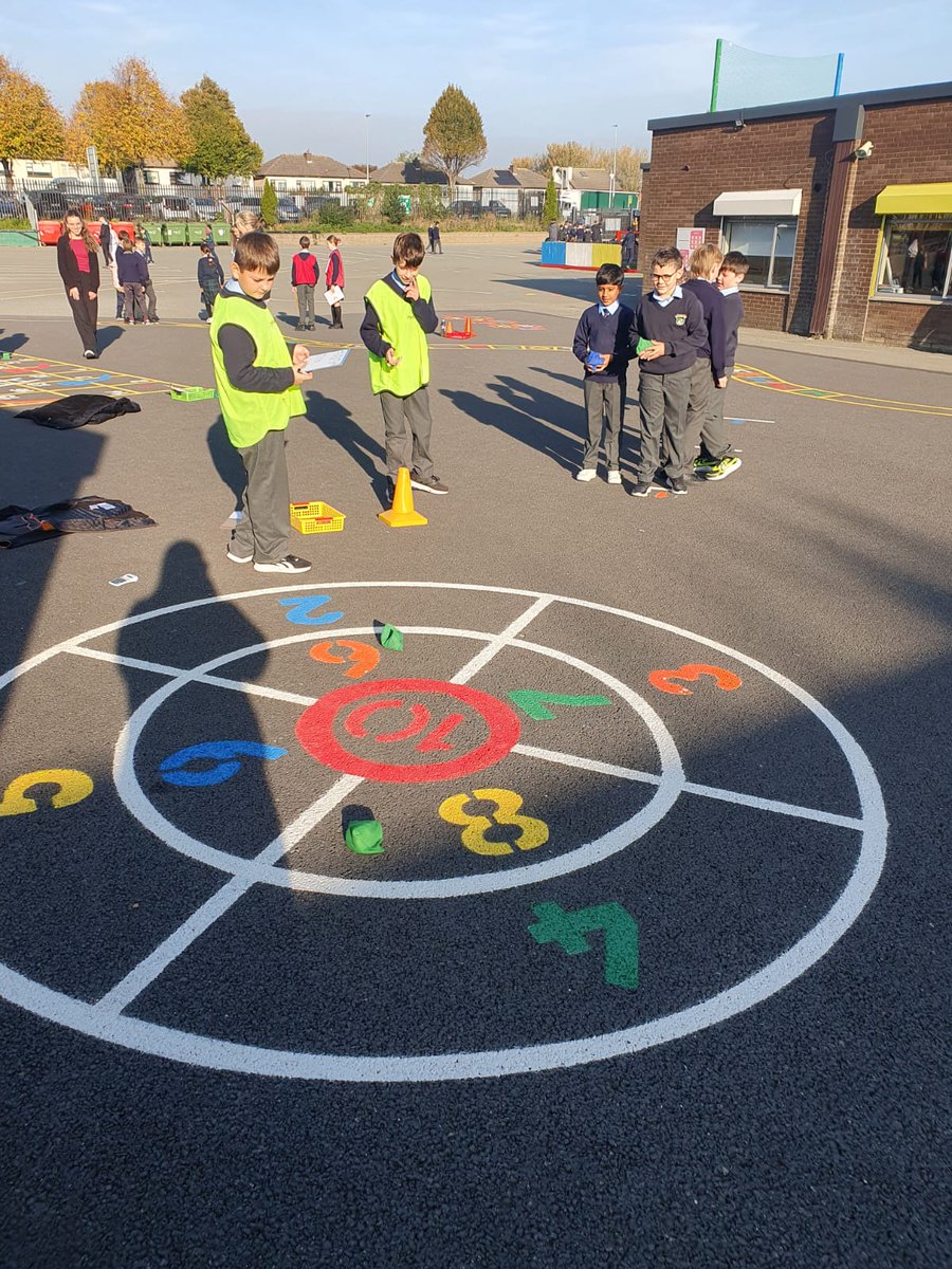 scoilaineesker's tweet image. More Maths magic from 3rd Class! ✨ Great teamwork, problem-solving &amp;amp; smiles all round 🤩 Tá an spraoi agus an fhoghlaim ag dul lámh ar láimh! 💚 @mathsireland #MathsWeek2025 #ActiveMaths #IUseMaths