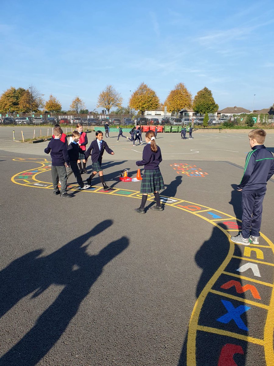 scoilaineesker's tweet image. More Maths magic from 3rd Class! ✨ Great teamwork, problem-solving &amp;amp; smiles all round 🤩 Tá an spraoi agus an fhoghlaim ag dul lámh ar láimh! 💚 @mathsireland #MathsWeek2025 #ActiveMaths #IUseMaths