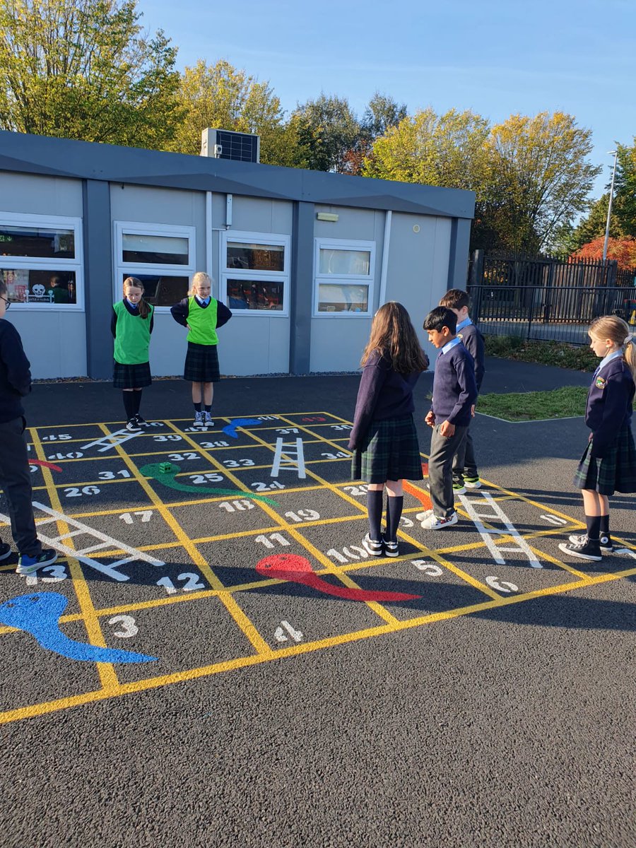 scoilaineesker's tweet image. More Maths magic from 3rd Class! ✨ Great teamwork, problem-solving &amp;amp; smiles all round 🤩 Tá an spraoi agus an fhoghlaim ag dul lámh ar láimh! 💚 @mathsireland #MathsWeek2025 #ActiveMaths #IUseMaths