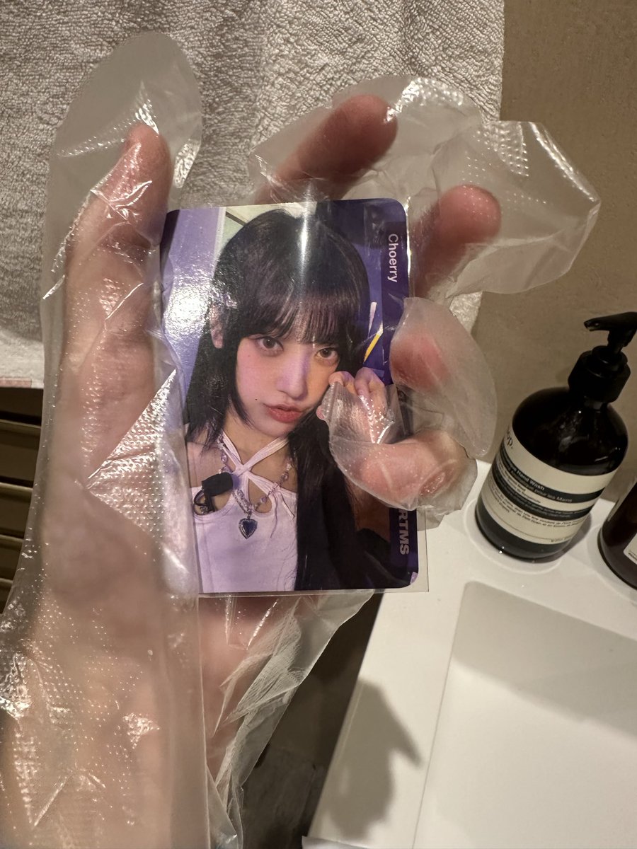 engdus's tweet image. hair dye time with choerry
