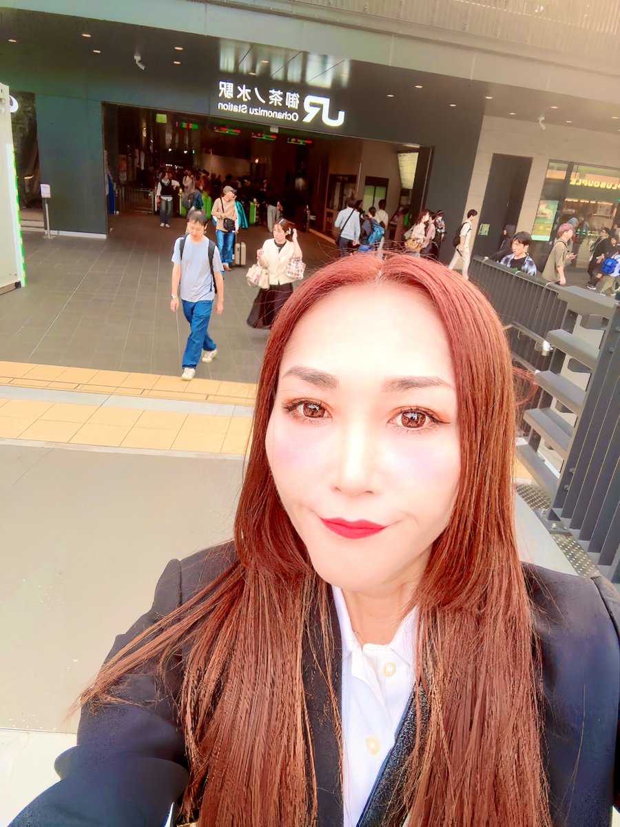 SaulAishii's tweet image. 本日のsources @神田明神ホールLIVE!
めちゃくちゃ楽しませて頂きました!
隼人様、綾様が後ろのドアから登場して私の目の前で隼人様が演奏してくれました🎻
めためたかっこよかったです✨️
幼い頃を思い出す曲やアップテンポの曲
全て楽しませて頂きました!
ありがとうございました!
#sources