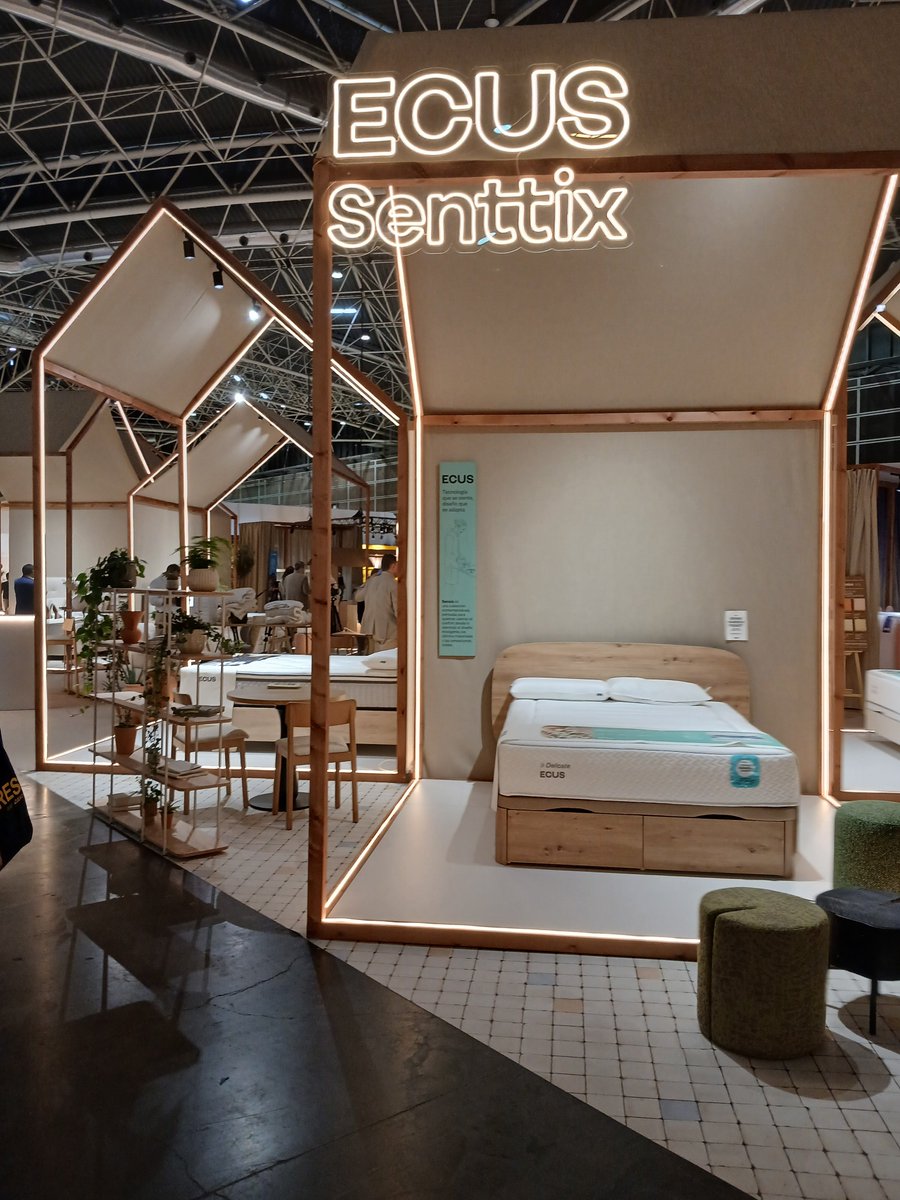 CDICV's tweet image. NUEVO PROYECTO DE SALVADOR SORIANO ESTUDIO

Salvador Soriano (C. 0225) presenta su proyecto de stand para ECUS Senttix en Feria Hábitat Valencia 2025: un diseño que rinde homenaje al espíritu mediterráneo.

+info: cdicv.com/nuevo-proyecto…

#CDICV #proyectos #design #interiordesign