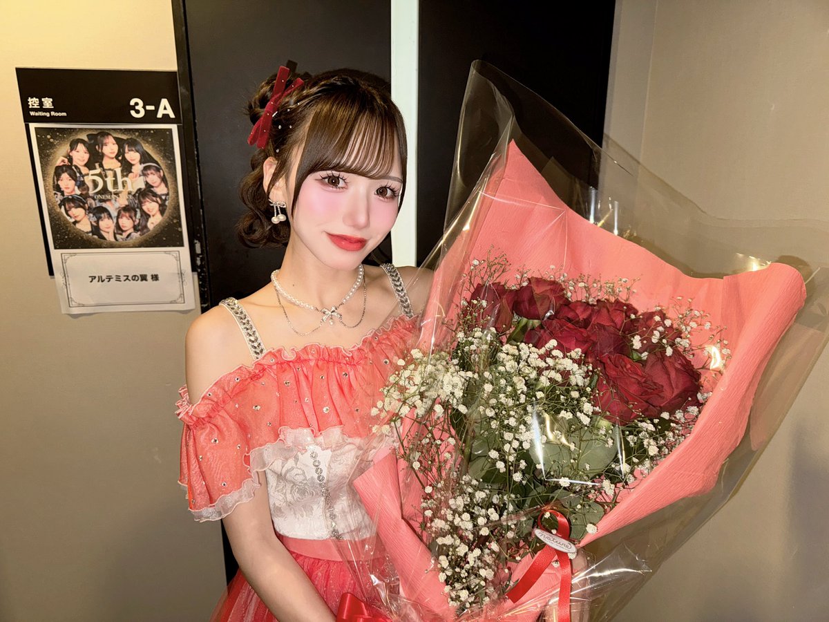 artemis_shiori's tweet image. #アルツバ5周年ライブ ❤️🪽

ALT🔽