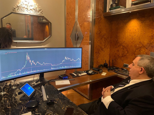 NinoBrocoli's tweet photo. Tanto monitor para que te gane el que dejo los pesos en mercadopago 

kjjj https://t.co/Byj7B0aQHs