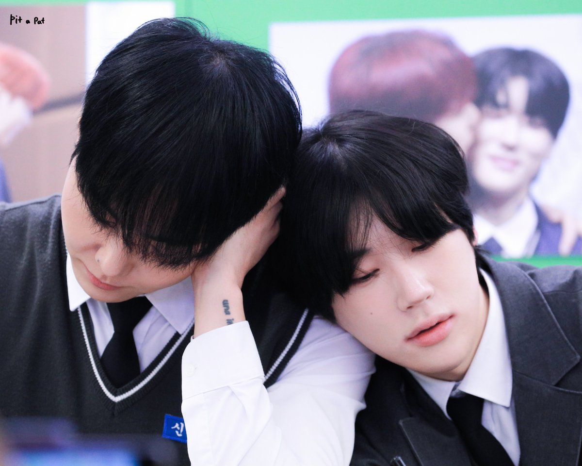 holyda_'s tweet photo. 천일을 함께한 준성호에게 

두 사람의 사랑은 이미 충분히 예쁘고,
그 예쁨이 더 깊어질 거라 믿어.
진심으로, 1000일 축하해 ❣️

#준성호_천일만일_영원히_사랑해
#준성호 #junseongho https://t.co/uuCZUXzg9U