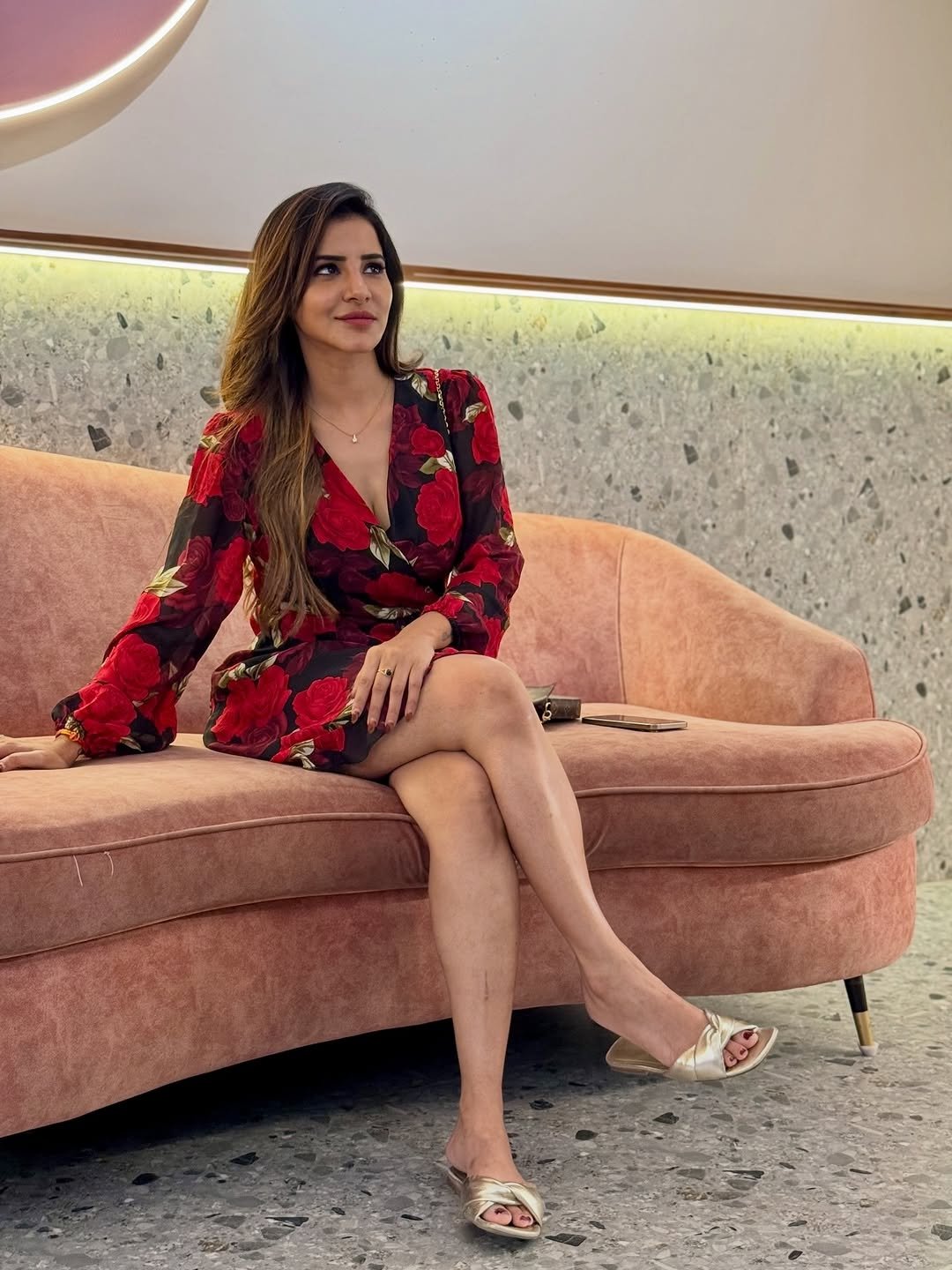 G3JiR0LaUAArWpH?format=jpg&name=large