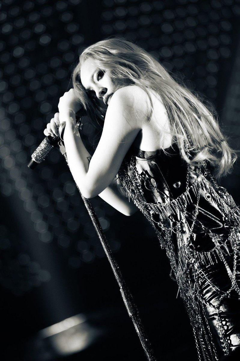 CHANMINA Happy Birthday💎🎂

この1年はプライベートでも、仕事でも激動の1年だったと思います。
見えないところで沢山悩んで、沢山涙して、死ぬほど辛い事が沢山あって、でもそんな姿を全く感じさせないくらいLIVEではかっこよくて可愛くて、、