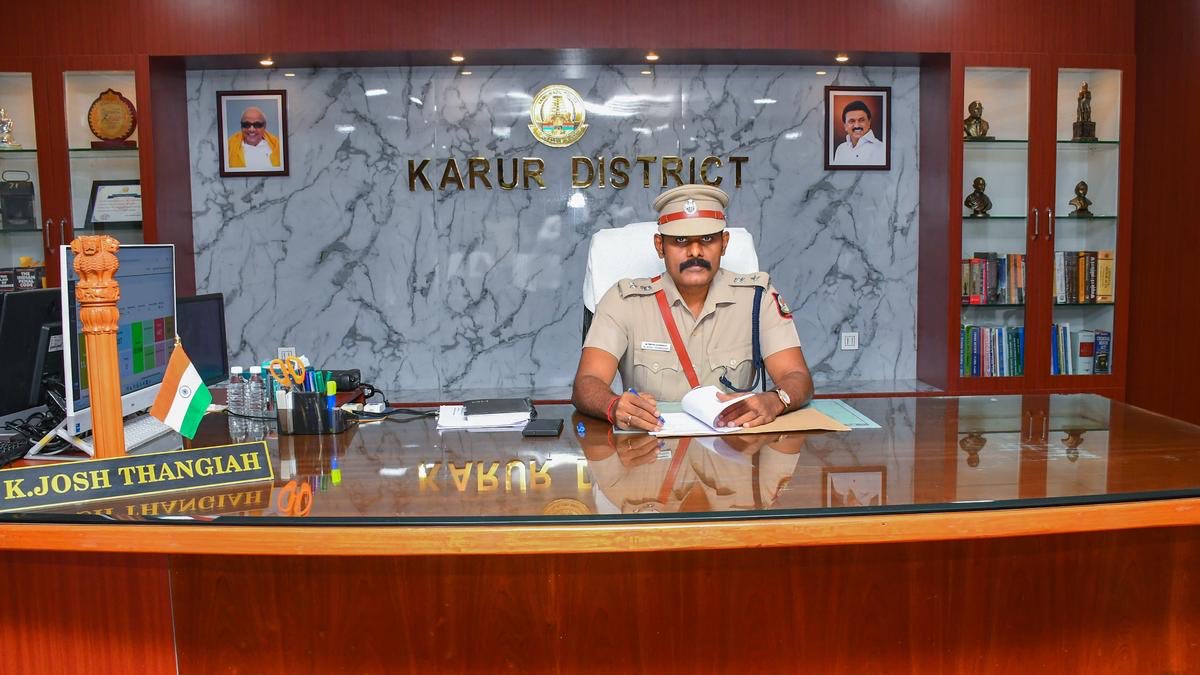 மொத்த சம்பவத்துக்கும் பொறுப்பான எஸ்.பி ஜோஷ் தங்கையாவை உறவின்முறை சங்கம் காப்பாற்றுகிறதா ?  அருட்தந்தை காப்பாற்றுகிறாரா ?  

சம்பவத்துக்கு காரணமான கரூர் எஸ்.பி ஜோஷ் தங்கையாவை இடைநீக்கம் செய்யாமல் விசாரணை எப்படி நியாயமாக நடக்கும் ?  சாட்சிகளை கலைக்க மாட்டாரா ? <a href="/tnpoliceoffl/">Tamil Nadu Police</a>