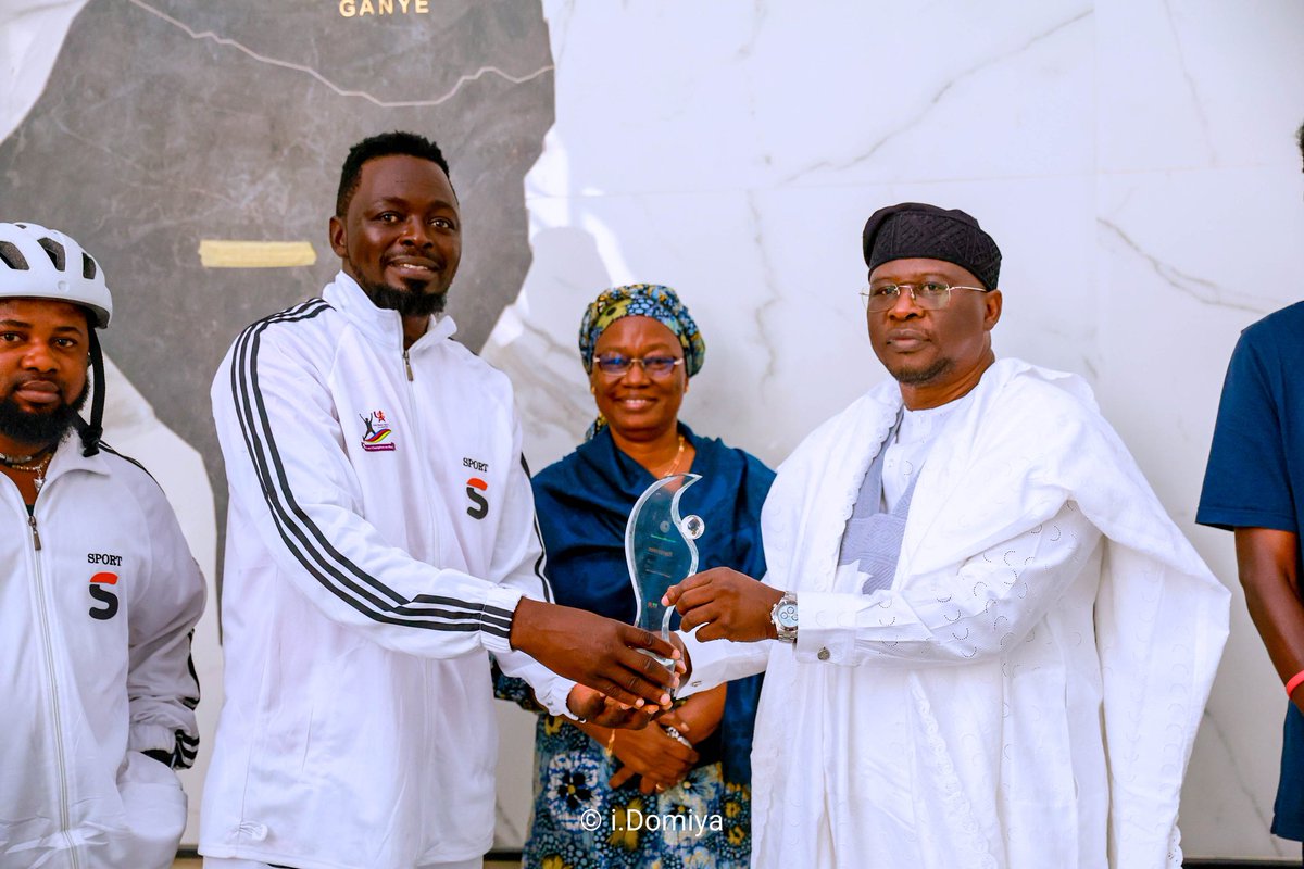 GovernorAUF's tweet photo. Today, I received the leadership of the Unity Skaters of Nigeria led by Sylvester Phadion. I was honoured with an award for our strides in infrastructure, youth empowerment, and social development. Their choice of Adamawa for the Fresh Air Skating Championship affirms our state as a hub for talent, peace, and innovation.