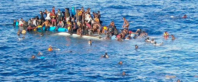 KobresTchele's tweet photo. Des millionnaires entrain de faire de la natation.. 
ils ont d'autres aspirations ! https://t.co/RDJnbxuTB1