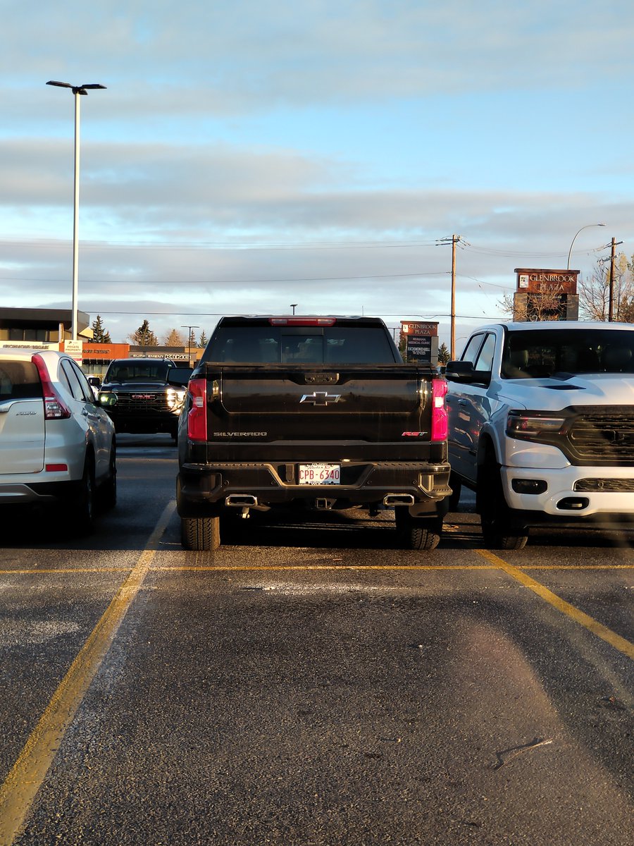 FindyourUpside's tweet image. So this juice monkey nearly T-boned me in a parking lot because he needed to cut across 4 sections of parking stalls to go to the gym. 

To good enough for lanes?