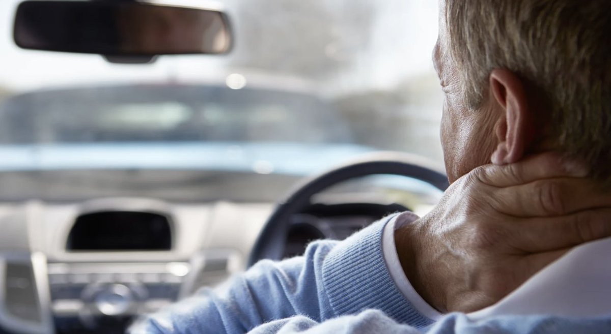 Aunque se trata de una lesión inicialmente leve, un adecuado tratamiento del latigazo cervical resulta esencial para evitar secuelas futuras. Descubre las características de esta afección f.mtr.cool/bjalwhkwbm vía <a href="/larazon_es/">La Razón</a>