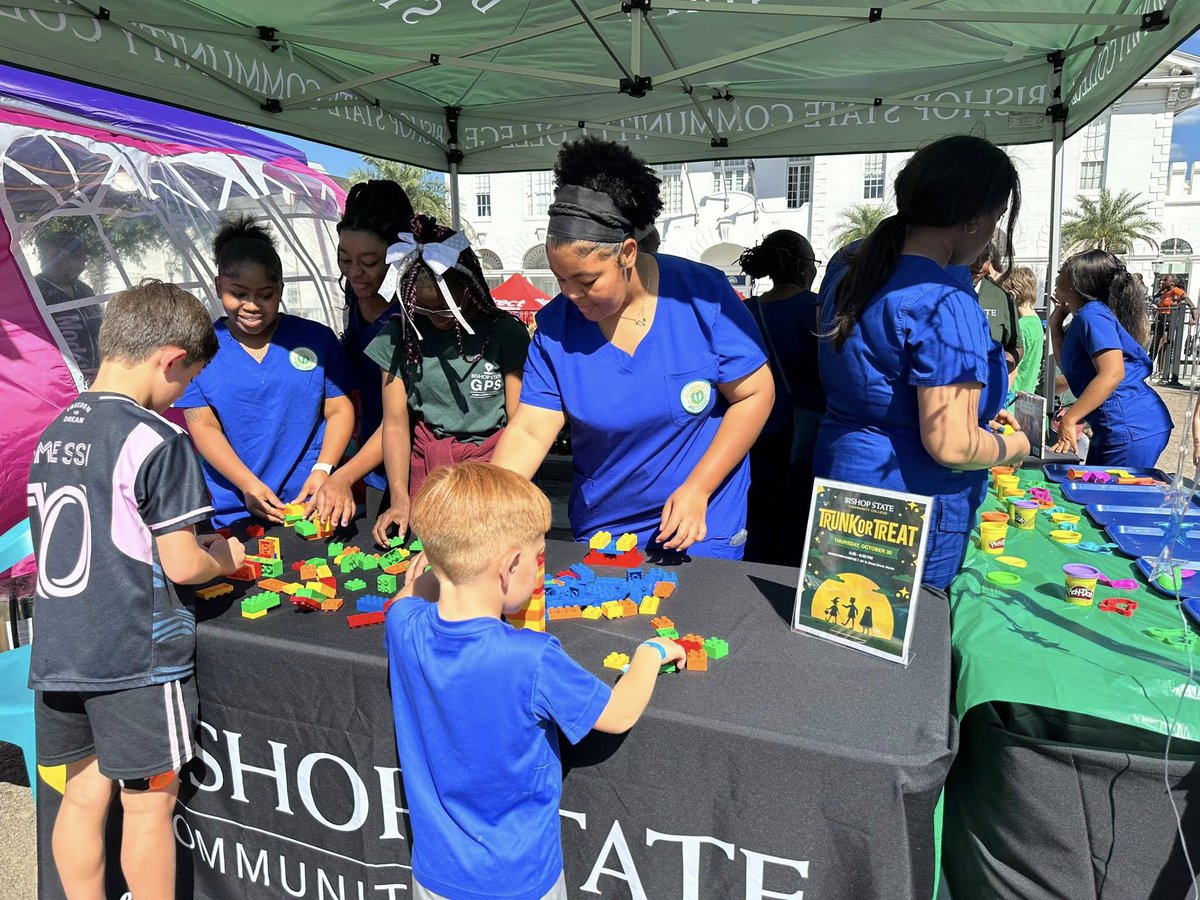 BishopState's tweet image. The 2025 #MobileLatinFest!
What a day celebrating Latin culture, food, music, &amp;amp; community right here in our region! We are a proud sponsor. Huge thanks to our Early Childhood Edu. dept. for creating a fun space for kids &amp;amp;  our volunteers who made it possible! 👏
#BishopStatement