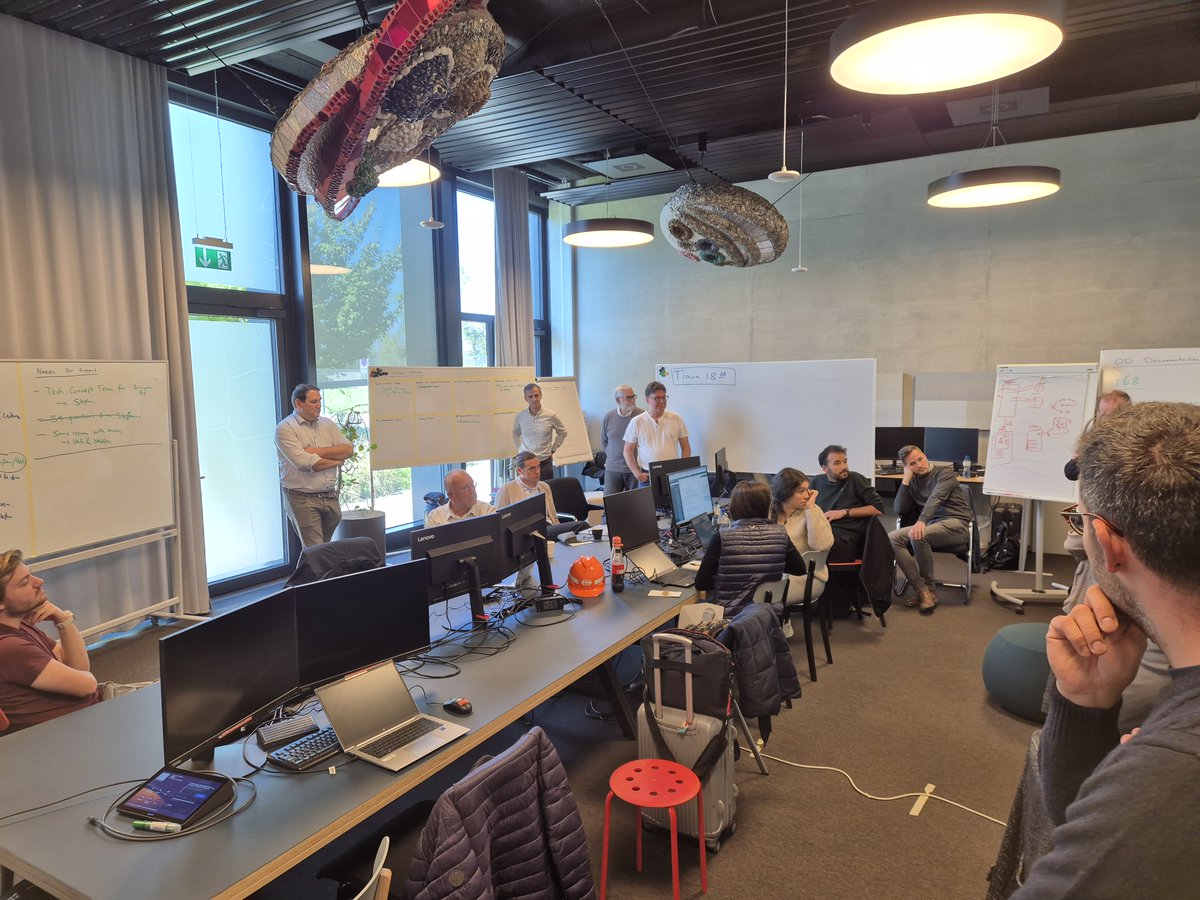 EURail_JU's tweet image. 🚅From 30/9 to 2/10 the #EU_RAIL System Pillar Operational Design, Traffic Control and Supervision teams have gathered in Bern to work on Release 3 of the #ETCS Level 2 Rulebook and System Specification.

🔗Learn more about the SP: rail-research.europa.eu/system_pillar/