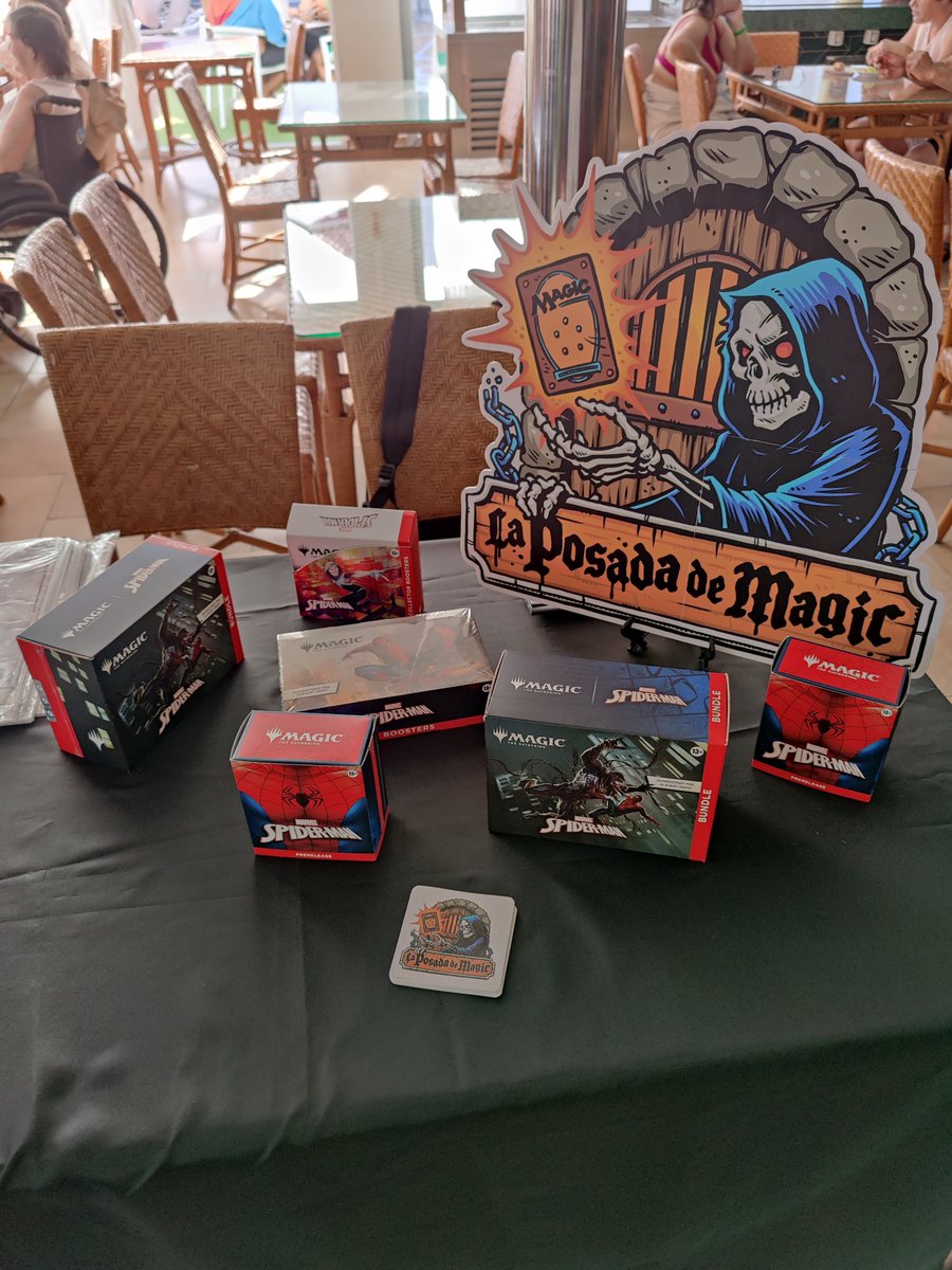 Las Palmas de Gran Canaria 🇮🇨🤪

Gracias <a href="/Pachangatorneo/">Pachanga Tournament</a> por invitarme: Magic+Piscina+Cócteles 🙌🏽

Había ilustradores oficiales de Magic The Gathering, así que TOP. 
Uno Joshua Cairós, el que dibujó el retrato de Papa Giorgio...

(Twitch-Youtube-Tiktok para contenido de Mtg 😆)