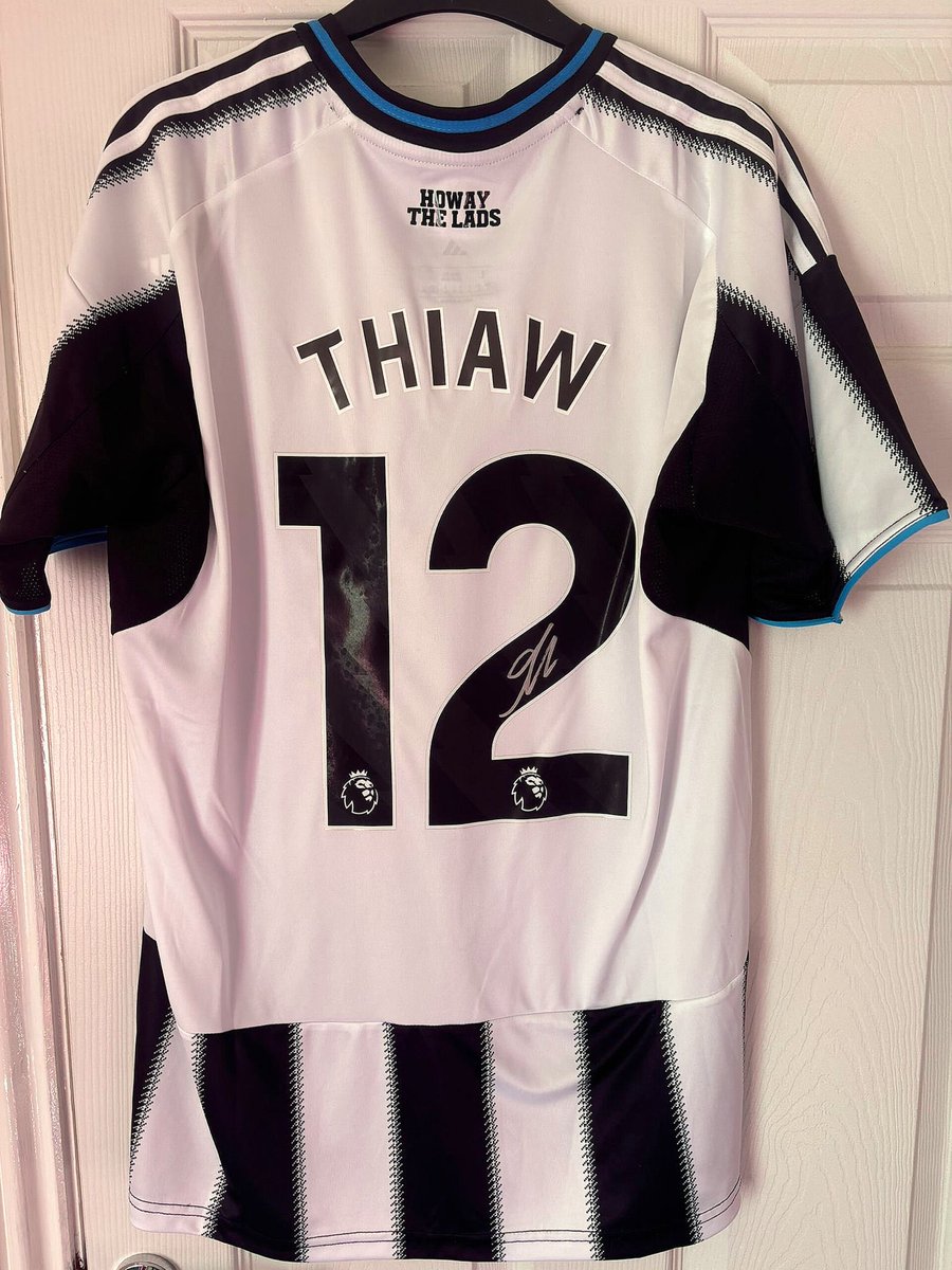 ToonMouthTyne's tweet image. 🎉 COMPETITION TIME! 🎉
If Nick Woltemade scores the FIRST GOAL OF THE GAME in Germany v Northern Ireland, one lucky WINNER will get their hands on this signed Malick Thiaw #NUFC shirt! 🇩🇪⚫⚪
To ENTER:
1) RETWEET this tweet
2) FOLLOW both @ToonMouthTyne and @_ROMemorabilia_
