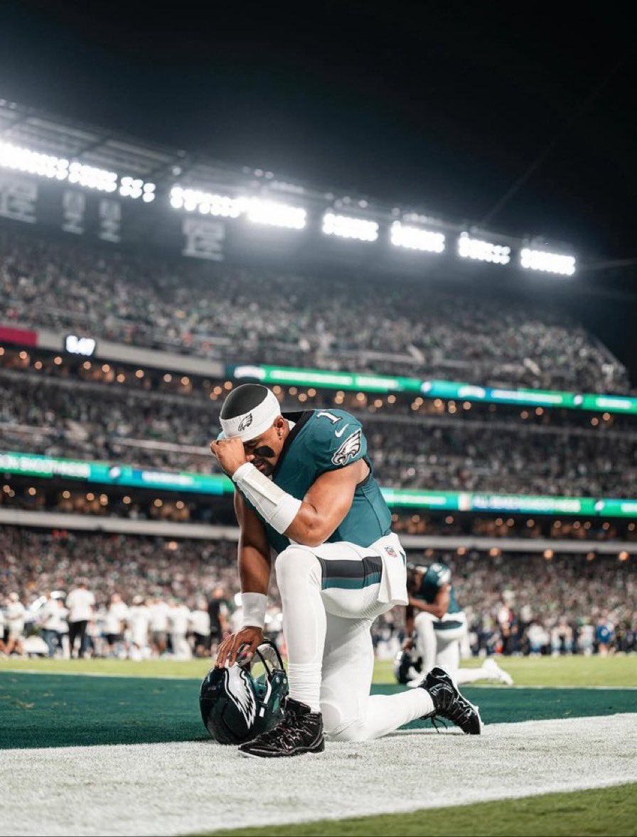 MrsBIRDGANG's tweet image. Philly don’t fold — we reload. Bring on next week, we got something to prove 🦅🔥 #Eagles #FlyEaglesFly  #Mrs.SlimBirdgang31