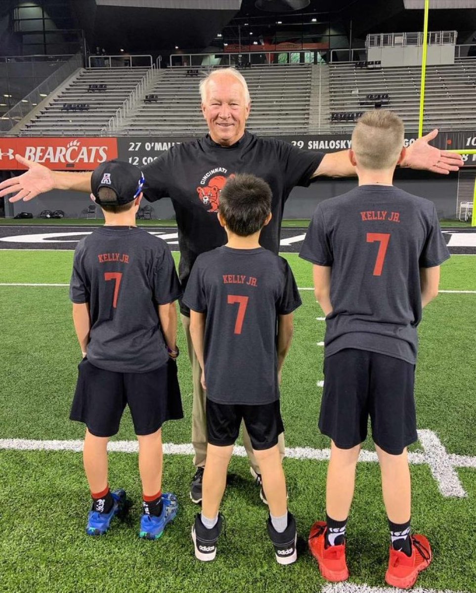 DB_CoachCoombs's tweet photo. I was so sorry to hear of Jim Kelly’s passing. There was no bigger Bearcat anywhere, but more importantly he was a true gentleman who loved his family, &amp; never had a bad word to say about anyone. Heaven is rejoicing today and Jim might just be up there singing songs &amp; talking UC! https://t.co/GMTULnfkuU