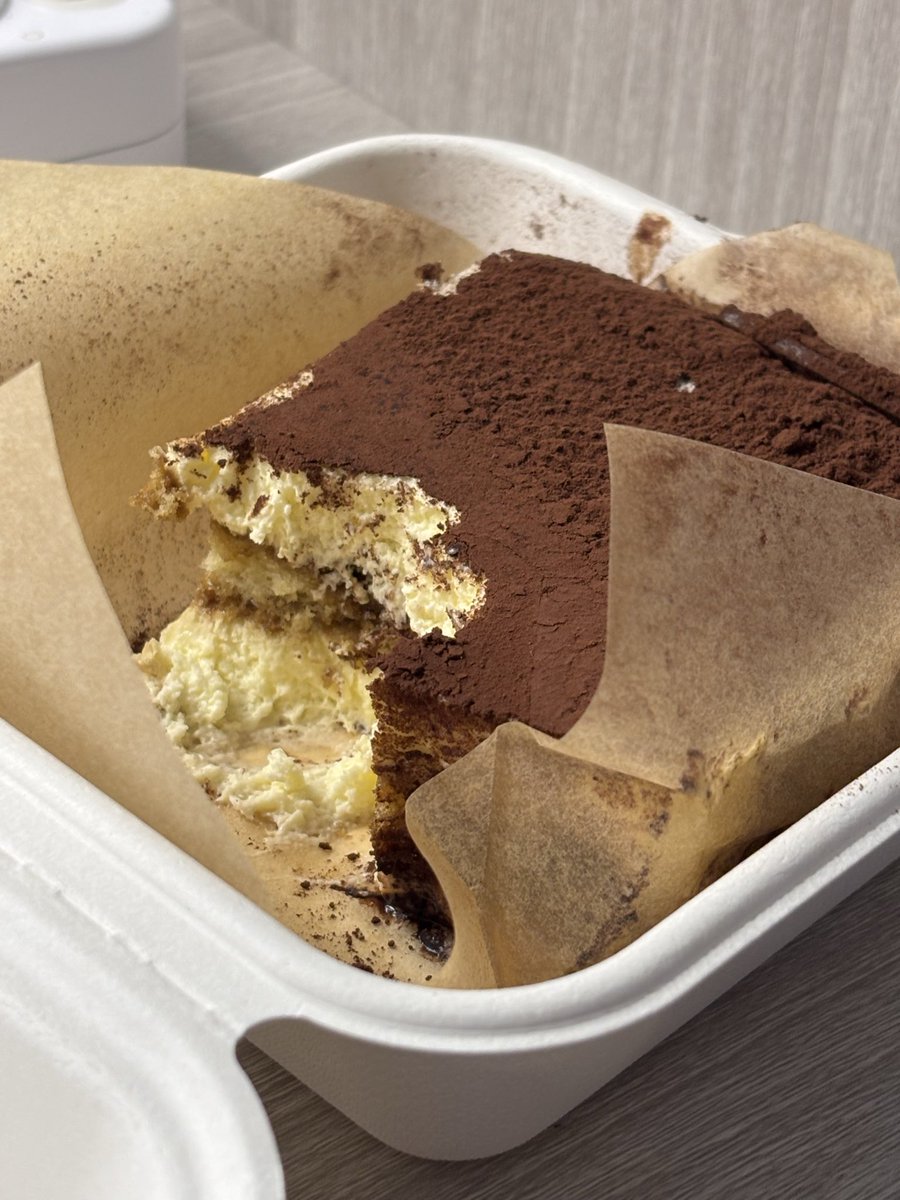 오늘 하루:
숙려제 기간이라도 여쭤보고 싶엇는데
먼가 무서워서 못 드렷슨 내일 도전해봄
원래 비싸서 못 가는데 걍 우웅해서 투썸감
아침에 비문학 풀고 복습노트 못 적어서
마저 적어줫음 글구
내일 10모라 생명 개념 복습 한 번 해줫음
또 티라미수 포장해옴 념굿ㅎㅎ 기분 좋아짐