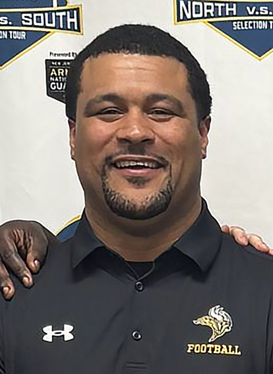 Happy 42nd Birthday to <a href="/IlliniFootball/">Illinois Football</a> grad E.B. Halsey. In 2003, <a href="/CoachHalsey/">Ibrahim Halsey</a> had a rushing TD, a receiving TD, and a punt return TD. He's now the coach at South Brunswick High School (N.J.). <a href="/WeAreSBVikings/">SBHS VIKINGS</a>  <a href="/SBSDSBHS/">South Brunswick HS</a>