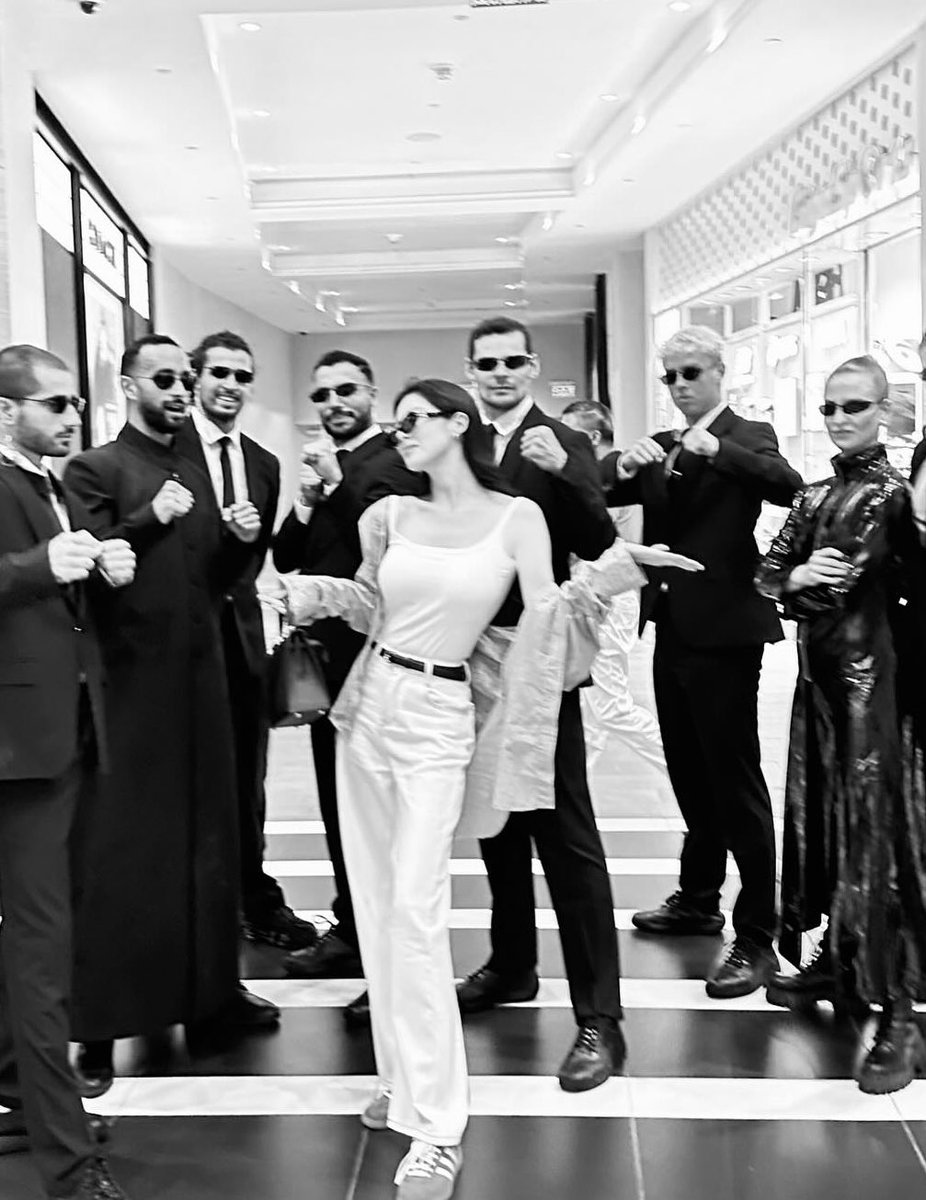 • Miumiu - Miu Glimpse Sunglasses, $530.00. 

• Hermès - Kelly 28 Epsom Sellier, €9,900.00. 

• Zara - Oversized Striped Poplin Shirt, $49.90. 

• Zara - Jeans Z1975 Straight Taille Haute, €25.99.

• Adidas - Handball Spezial Shoes, $110.00.

#whatseowore #seohyun #서현