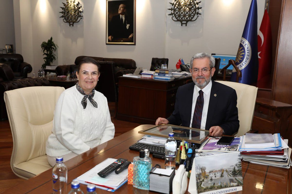 Hukuk Fakültesi Fikri Mülkiyet Hukuku Anabilim Dalı Başkanı ve FİSAUM Müdürümüz Sn Prof. Dr. Arzu Oğuz'a ziyaretlerinden dolayı teşekkür ediyorum.