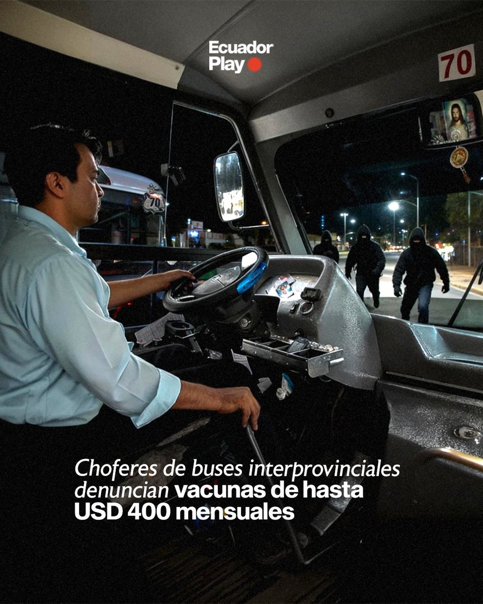 EcuadorPlay's tweet photo. 🔴 Choferes y cooperativas de transporte interprovincial denuncian extorsiones y robos en distintas carreteras del país. Bandas criminales estarían exigiendo el pago de hasta USD 400 por permitir el paso seguro de los buses, especialmente entre la Sierra y la Costa, quienes se niegan a pagar son supuestamente amenazados con disparos, secuestros o ataques armados, según los conductores.

🔎 En rutas como Machala-Guayaquil, ya se han registrado robos violentos y balaceras contra las unidades. Ante el temor, varias cooperativas han suspendido temporalmente sus servicios en zonas de alto riesgo.