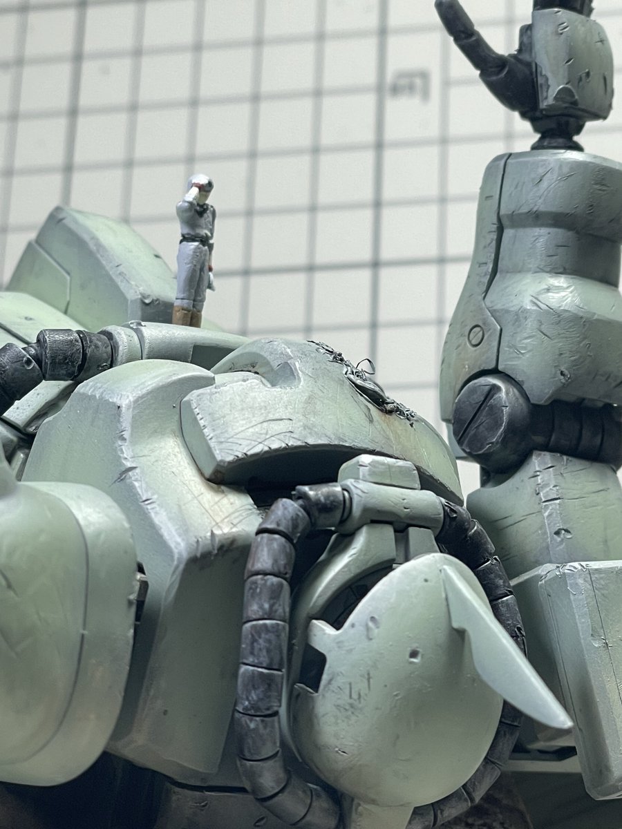 昨晩着手し、本日ここまで出来ました💯
ウェザリング、楽しい😆✨