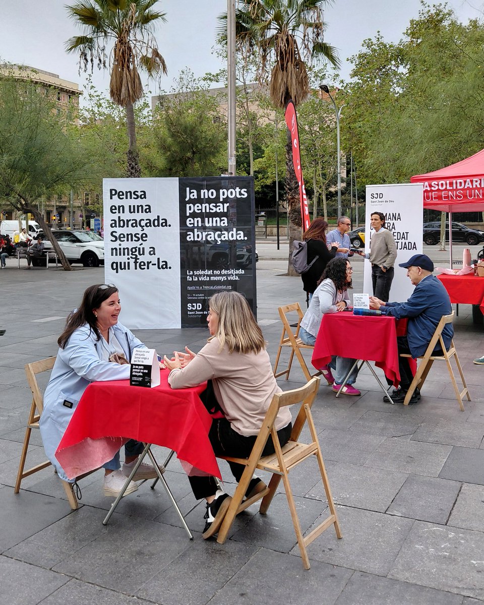 solidaritatSJD's tweet image. 🔝🙌 Avui hem donat el tret de sortida a la Setmana contra la soledat no desitjada de Sant Joan de Déu! Hem portat la #SoledatNoDesitjada al carrer per visibilitzar-la i trencar-la, amb una acció participativa.

ℹ️ Entra a TrencaLaSoledat.org i descobreix totes les activitats…