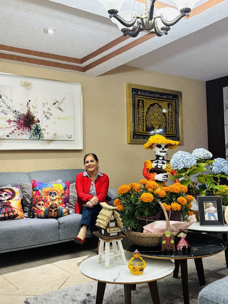 Le doy la mano a la muerte a diario, la he conocido de cerca, no le tengo miedo pero tampoco la deseo, los mejores maestros siguen siendo mis dolientes, los que me han otorgado el honor de abrir su corazón ♥️ roto 😢 conmigo !!!

#existenmuchoscaminosyoteayudoaencontrarlos