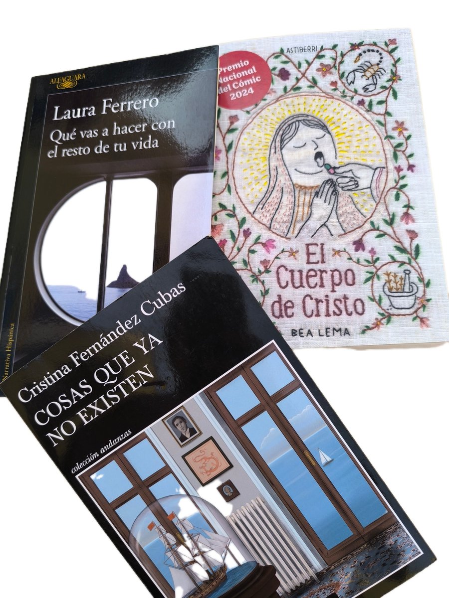 Reme23892613's tweet photo. Mis tres últimas lecturas. Disfrutadísimas. Dos deslumbrantes descubrimientos y un infalible reencuentro. Extraordinarias las tres.
#DiaDeLasEscritoras2025 
#CristinaFernándezCubas
@Lau_Ferrero 
@LemaBea37539 https://t.co/7hzVZZFt2h