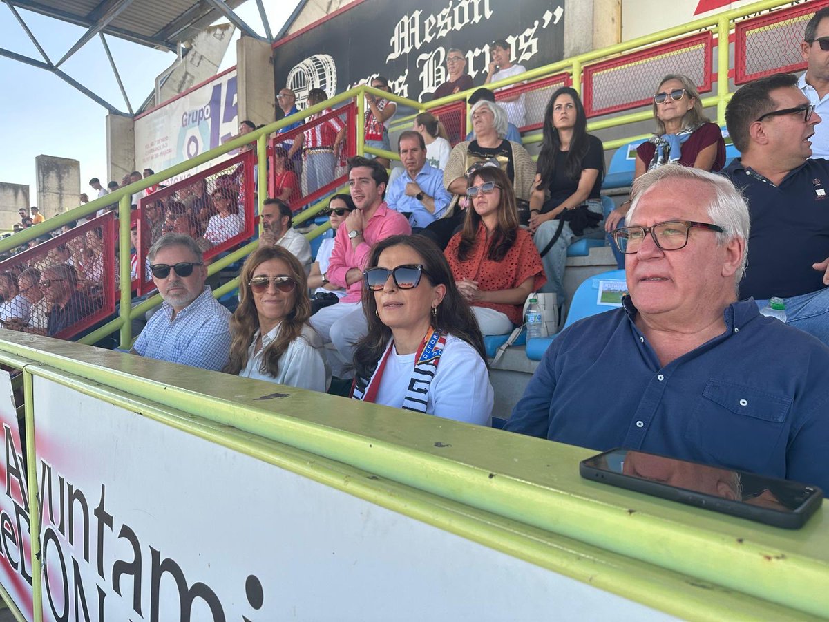 Disfrutando del derbi entre el CD Don Benito y nuestro equipo, el <a href="/cfvillanovense/">C.F. Villanovense</a> 
Confío en que sea un gran partido,  una fiesta deportiva  de la que toda la afición disfrute y, ojalá, nos vayamos de vuelta a casa con la victoria.
¡Ánimo Villano!