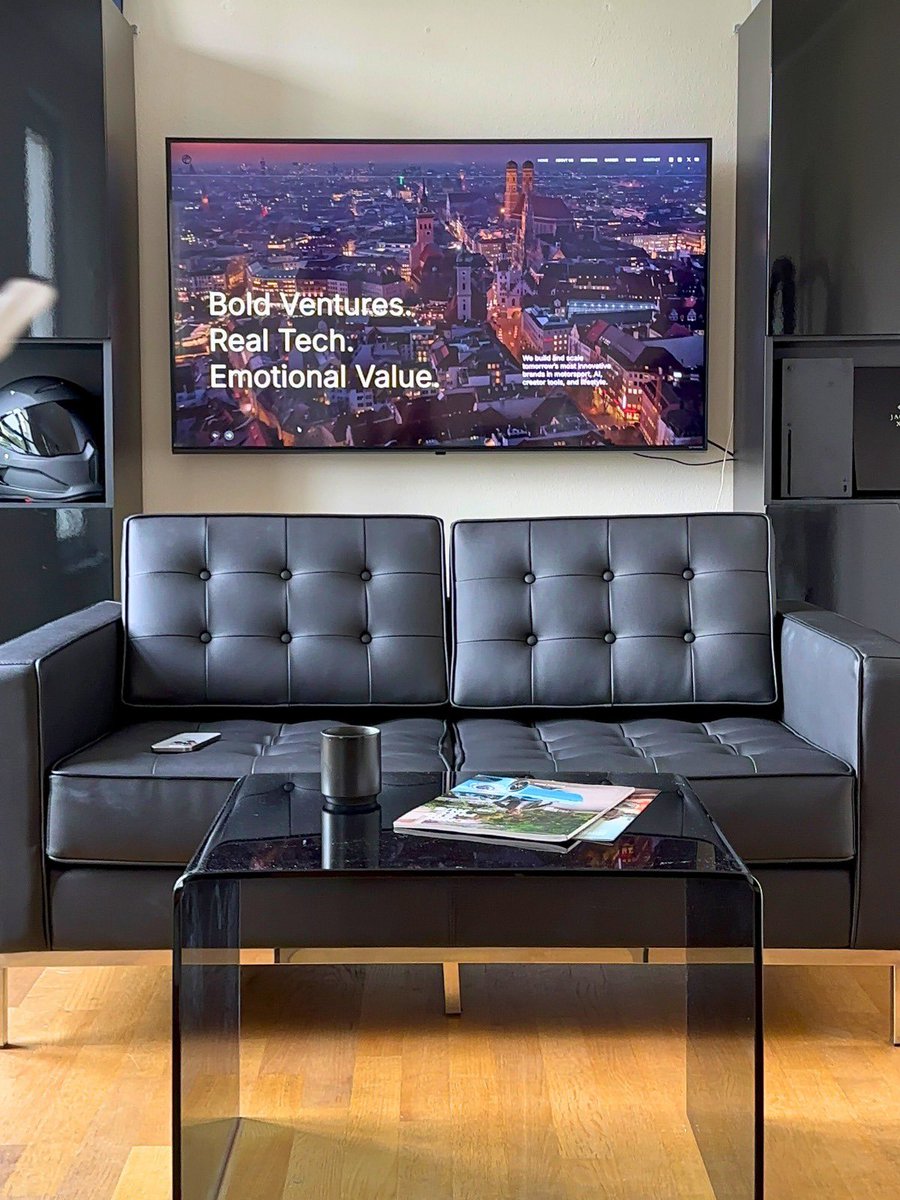 _andyfox's tweet image. What's been on my mind lately🏁

Met Kevin at a Porsche event in Munich. 2.5 months later we turned a spontaneous idea into reality: Our INFLUENCER RACE DAY with a Porsche GT3 Cup at Hockenheim.

From that moment → LE CIRCUIT PRESTIGE was born.

We're just getting started. 🚀