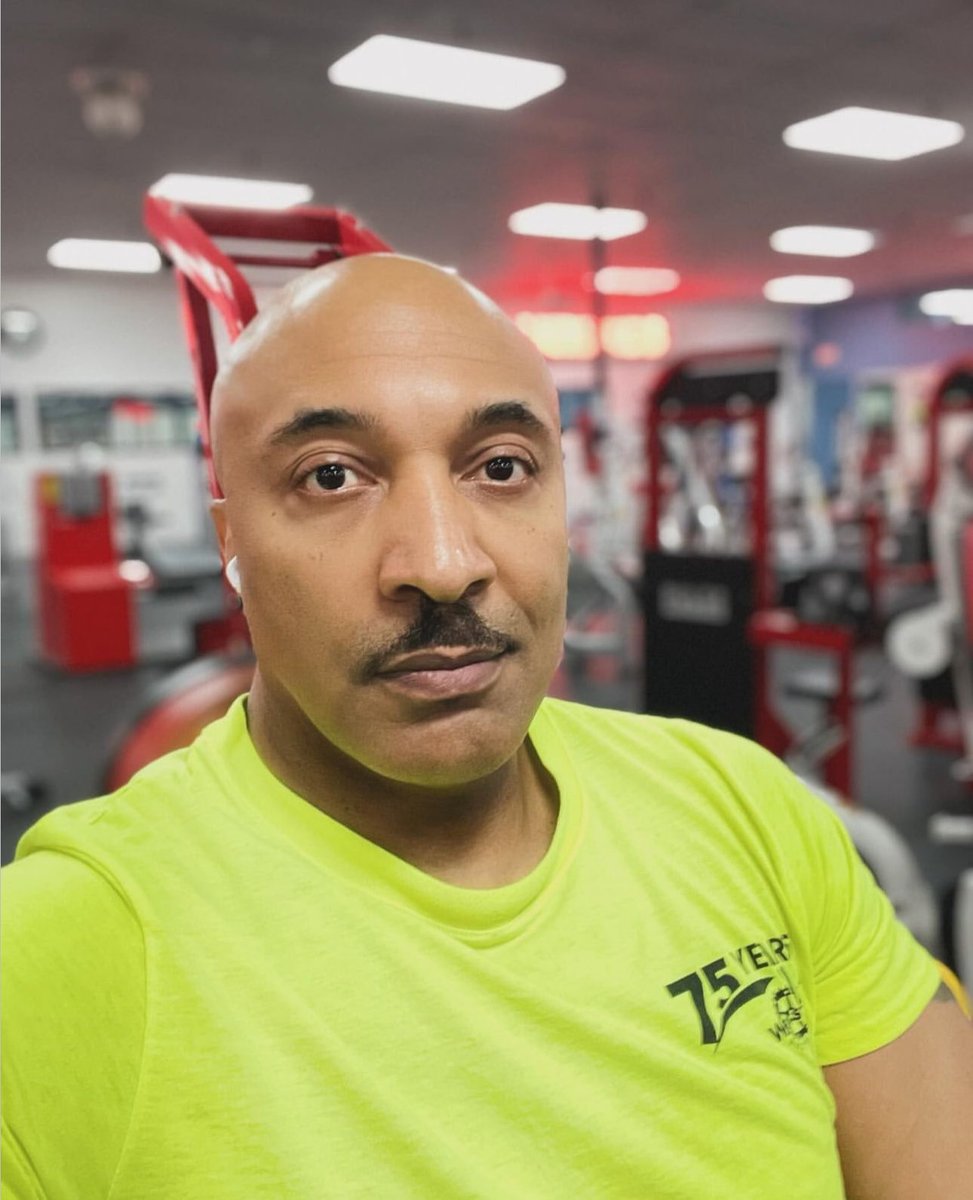 markjay655's tweet image. Never give up work.
Work gives you meaning and purpose,and life is empty without it.