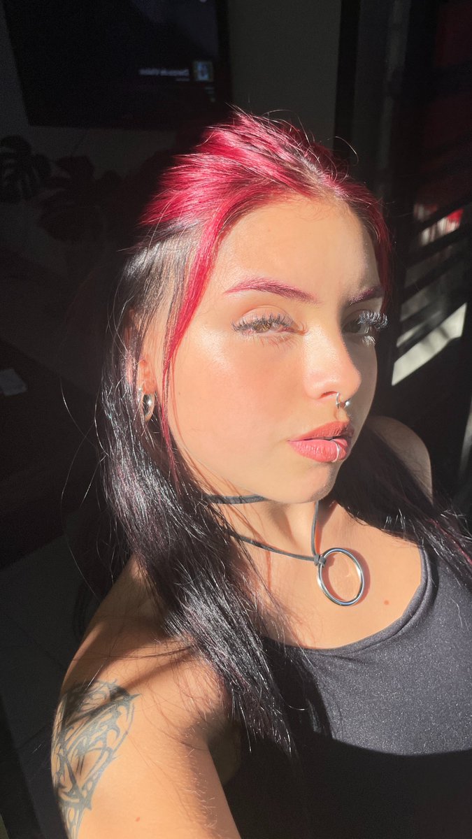 blossomstephy's tweet photo. One peek into my eyes, and you'll be incredibly aroused. I'm thinking about all the naughty things you'd do to me. My page is FREE! 🥵👇 https://t.co/kTLm6GjfhZ