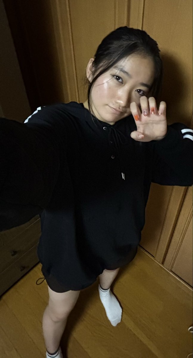 配信ありがとうございました〜!!
次回の配信は決まり次第お伝えします✨

全身入れようと思ったら画質荒くなっちゃった写真です💦
可愛すぎるのでこの服買ってよかった〜💕

寒くなってきているので風邪などお気をつけくださいね😷
おやすみなさい〜

 #フレキャン  #フレキャン2025