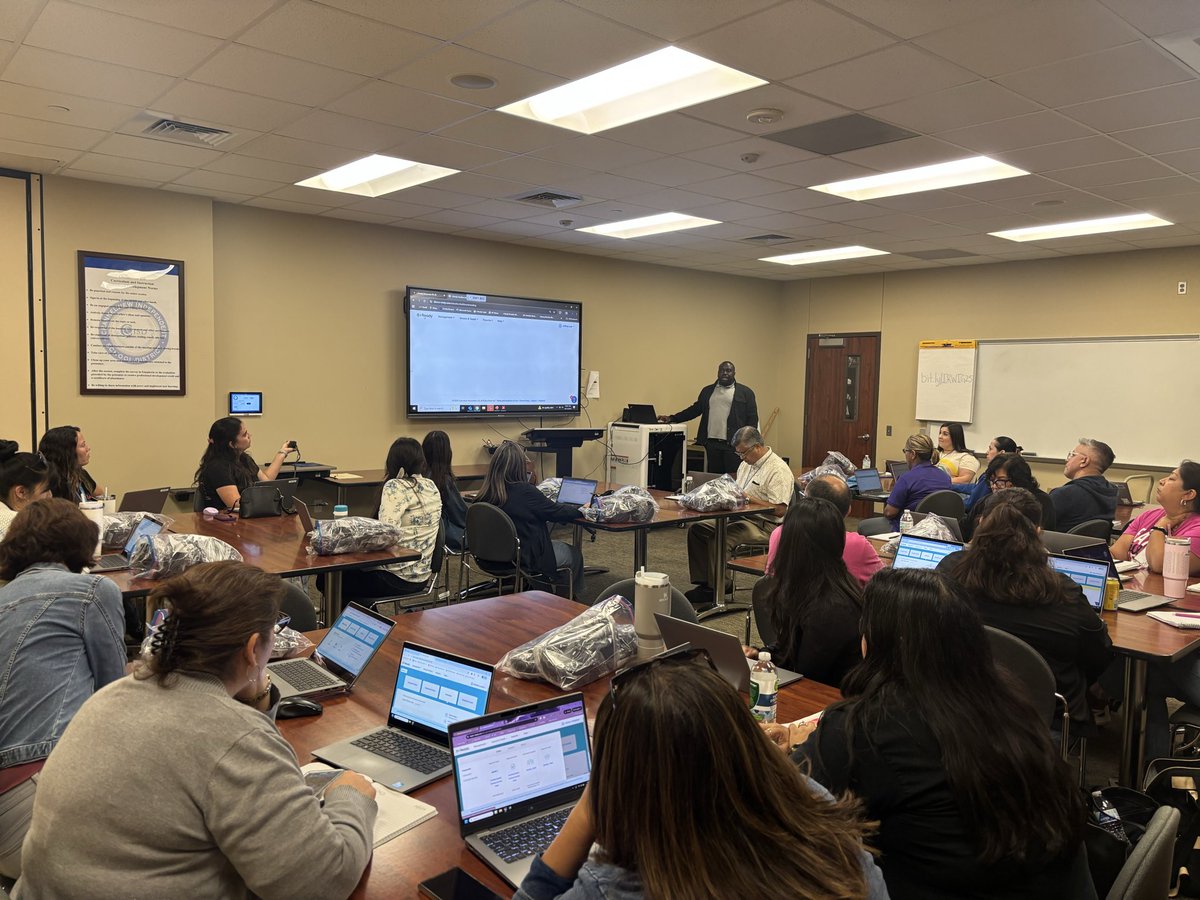 CISD_ML's tweet image. Happening Now: Kicking off our 2nd session diving deeper into iReady with our  K–5 teachers from @HamblenElem and @McGheeWolves!