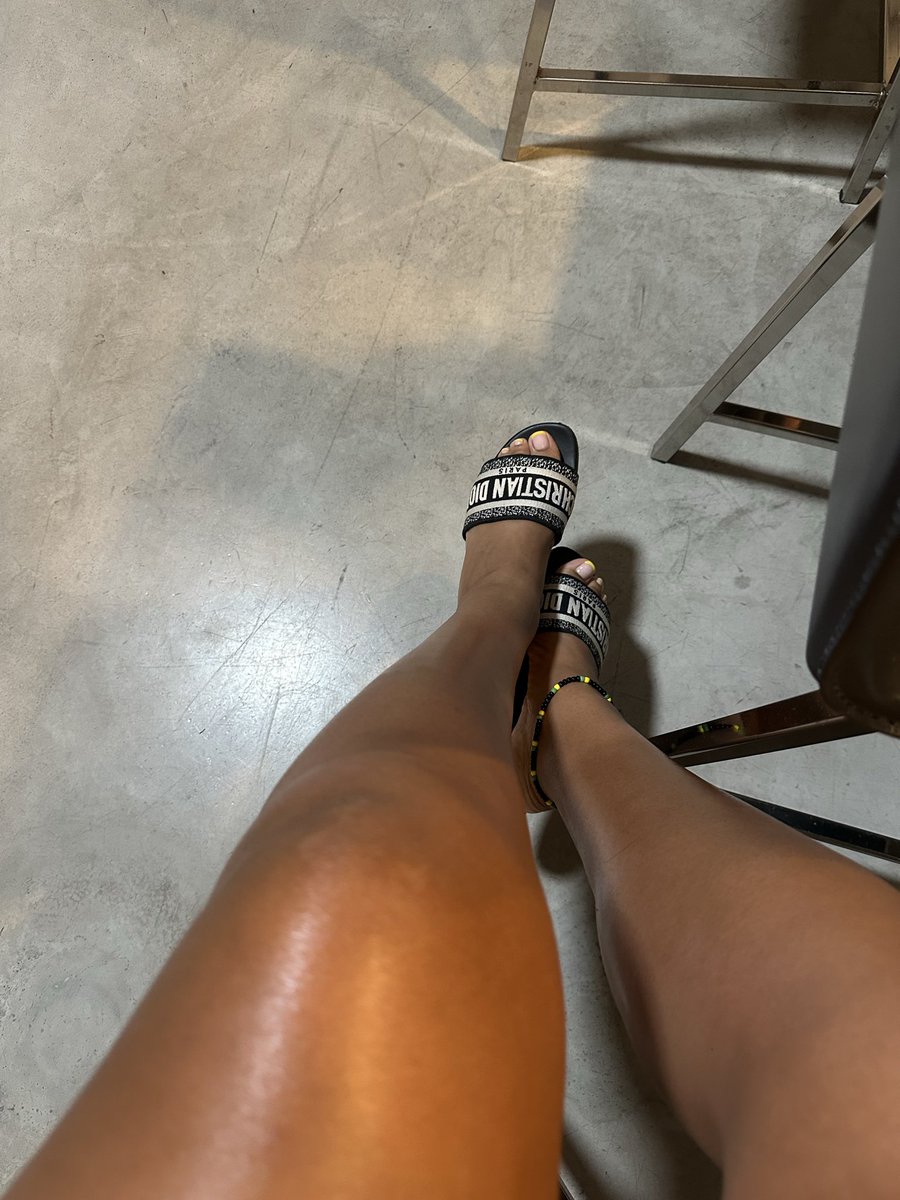 These feet are free all day in Queens 👀 I’m back NY 💕