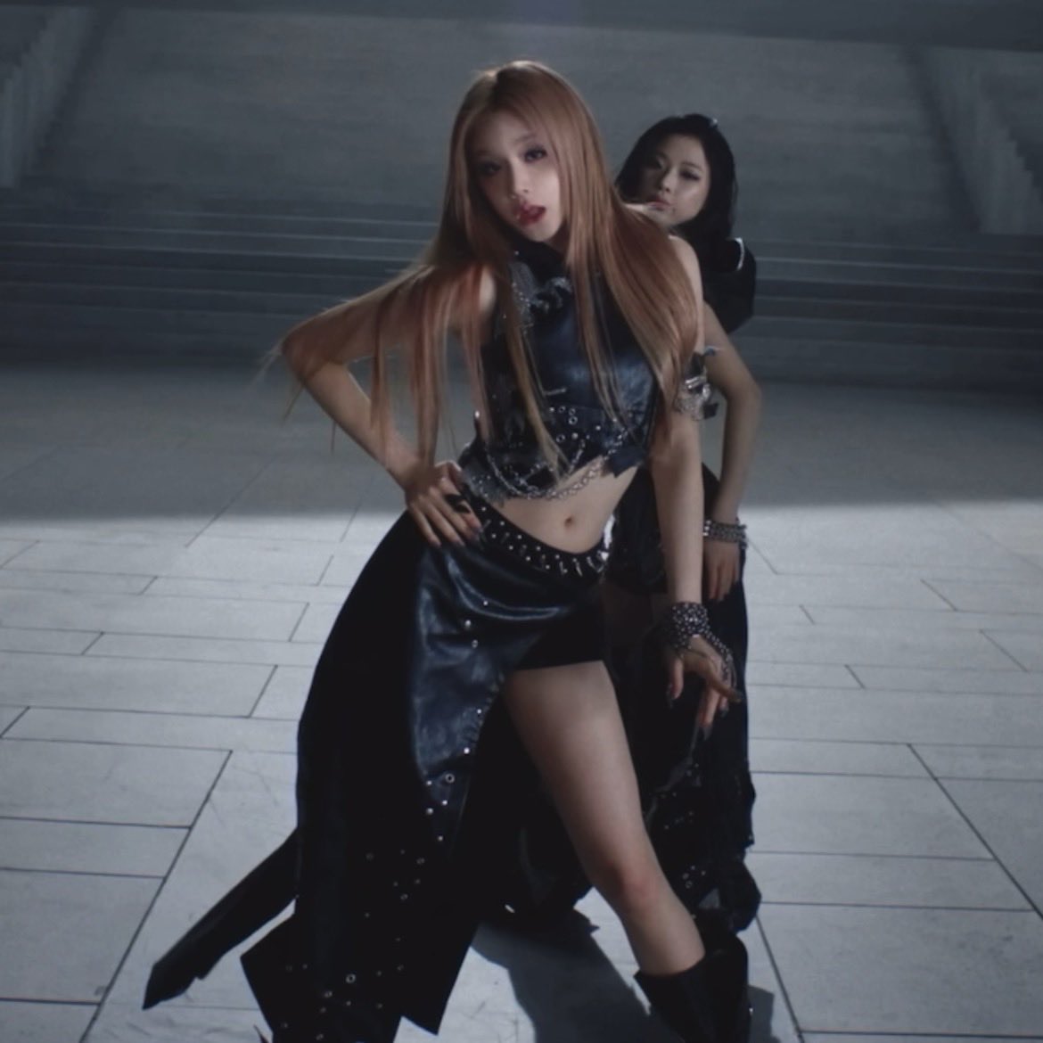 PRT_mmmm's tweet image. มาค่ะ มา คัมนี้เห็นสะดือภริตาชัดๆ สวยแส่บ มงลงชีแร้ว💅🏻💃🏻
BABYMON HIGH UP EXCLUSIVE
#WEGOUP_PERFORMANCE_VID
#PHARITA #BABYMONSTER