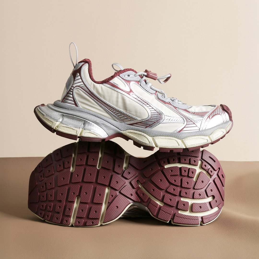 #Sneakers que marcan el ritmo: diseño y actitud en movimiento. ¿Cuál eliges? Descubre la selección: bit.ly/3ITGZPp