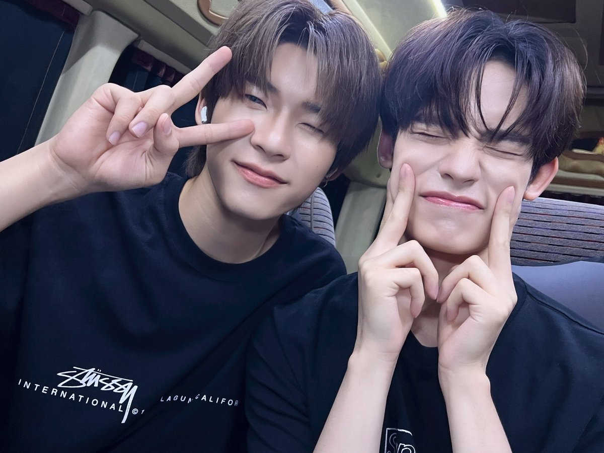 DuangWithYou's tweet image. ด้วงกับเธอ Duang With You Series 🎸🎧
Q18 เลิกกอง ~ 💕 แยกย้ายกันไปเติมม๋านะคะ แต่คุณมัมว่าไม่น่ามีม๋าเก่าม๋าใหม่แล้วค่ะ คงจะมีแค่ม๋าตุวเดิม 😳✨️ ขอขอบคุณสำหรับกำลังใจในวันนี้นะคะ ฝนตกพรำ ๆ คุณมามี๊ทุกคนดูแลสุขภาพกันด้วยน้าาา ✨️
Duang With You Q18
#ด้วงQ18แล้วนะเธอ