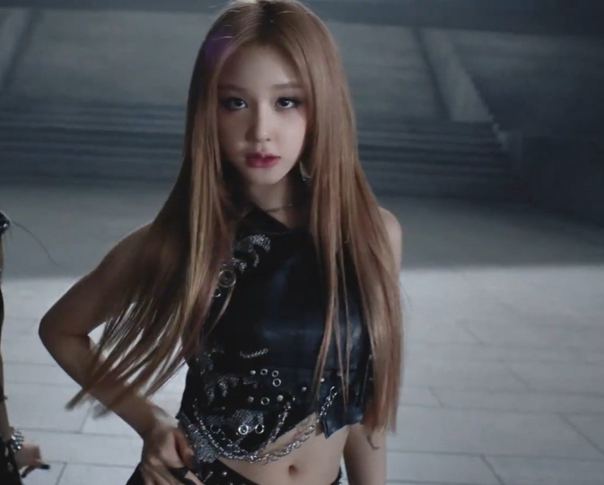 shicha5566's tweet image. ช็อตนี้กุตายว่ะ
ความหุ่นเอยผมเอยหน้าเอยชุดเอย
ส่งกันไปหมด

BABYMON HIGH UP EXCLUSIVE 
#WEGOUP_PERFORMANCE_VID
#PHARITA #BABYMONSTER 
 @YGBABYMONSTER_