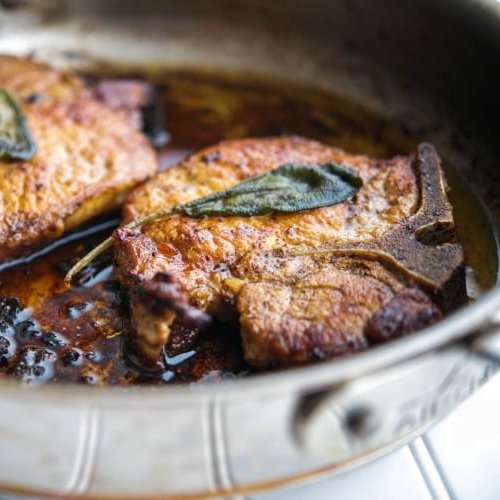 CarriesExpKtchn's tweet image. Brown Butter &amp;amp; Sage Pan Seared Pork Chops

Recipe: carriesexperimentalkitchen.com/brown-butter-s…
#porkchops