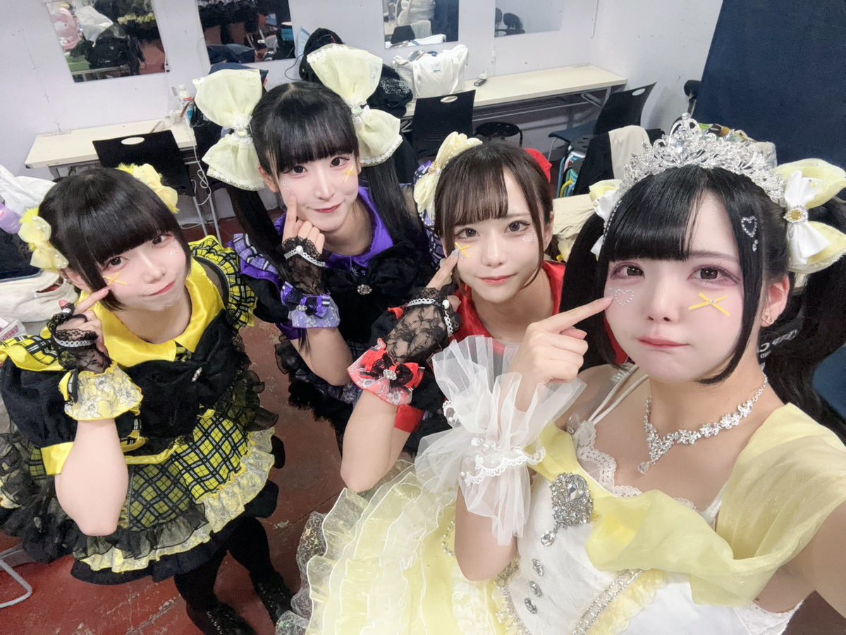 mousou_slave's tweet photo. りさち卒業ライブに
出演いただいたアイドルの皆様と
お写真撮っていただきました💛

① あまりりす 様
② SUGAR☆VEGA.­com 様
③ チギリ 様
④ きみはれ。様

ありがとうございました🐹 https://t.co/G60DfxEIc3