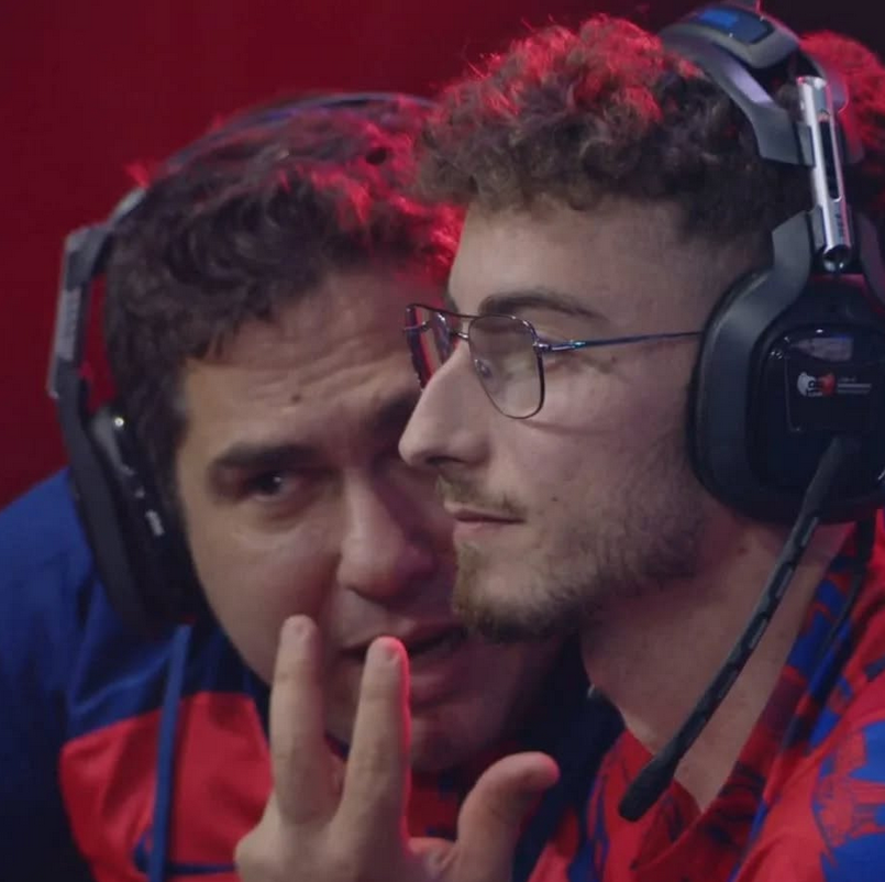 Raúl Flores tweet media