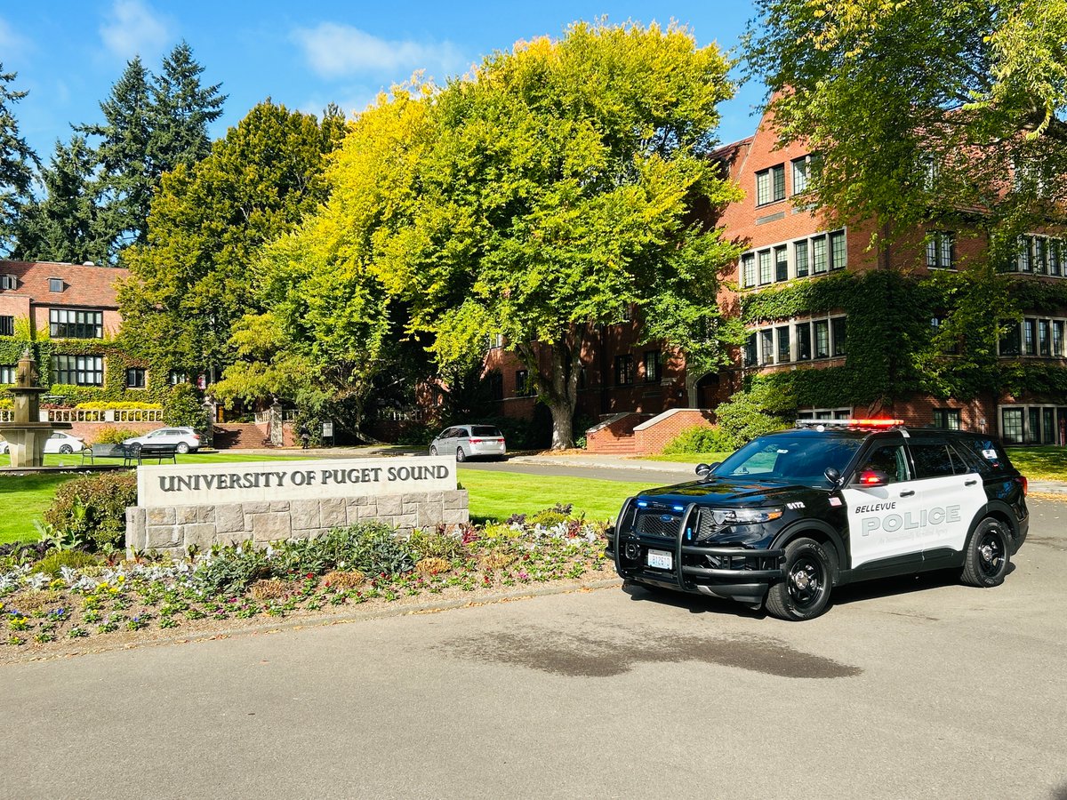 BvuePD's tweet image. Last week, Bellevue Police had the pleasure of joining @univpugetsound for its 2025 Career Fair.
Being the only law enforcement agency in attendance, our officers peeled the curtain back on the work law enforcement does to keep communities like Bellevue safe.