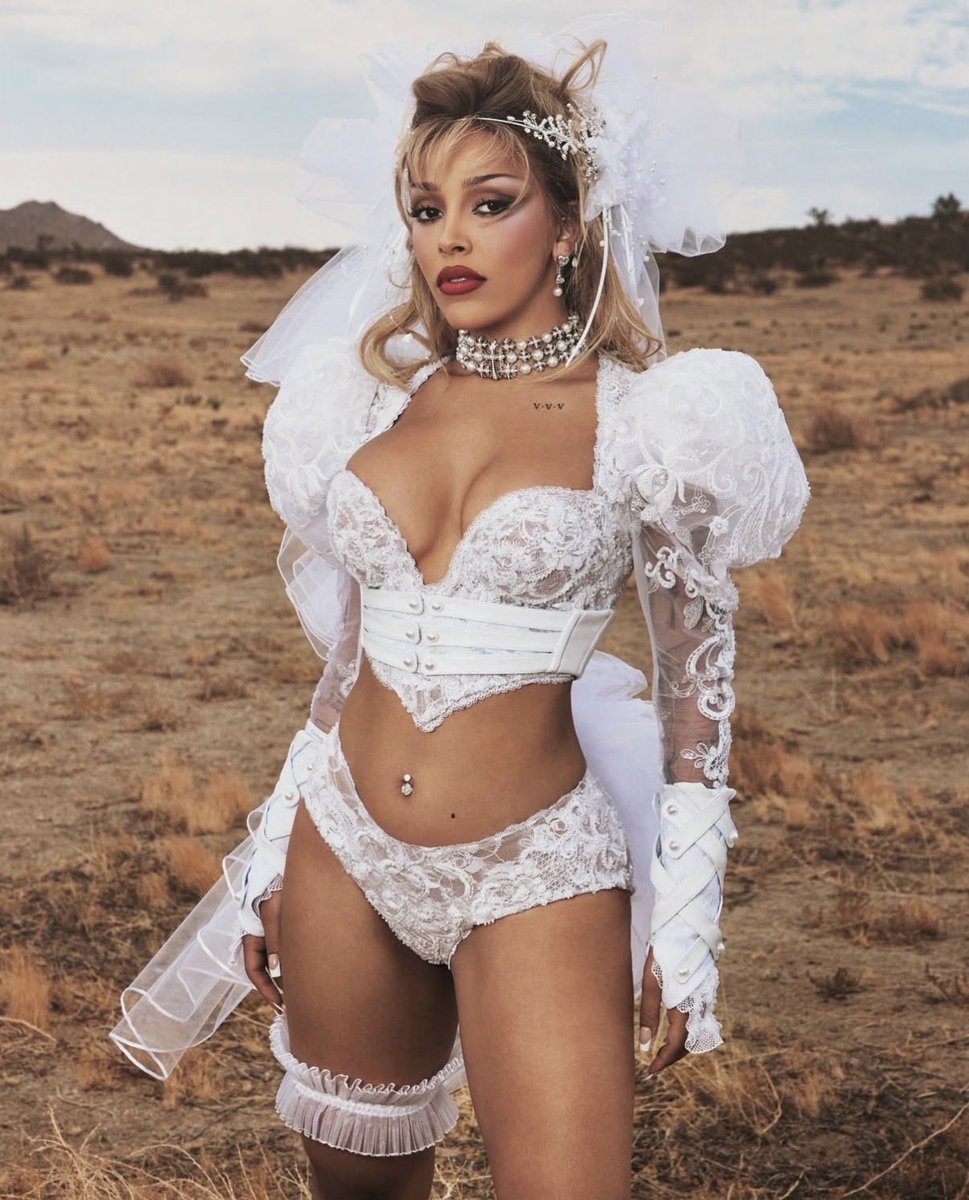 Doja Cat, ‘Stranger’ (2025).