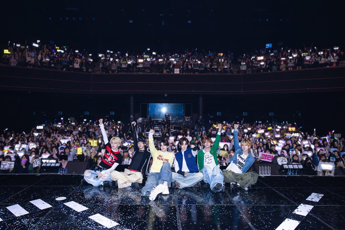 shinjughwan's tweet photo. Comeback showcase after a long time! Thank you to all 42s who came to watch and support us today 💛 https://t.co/YXSARvqae3
